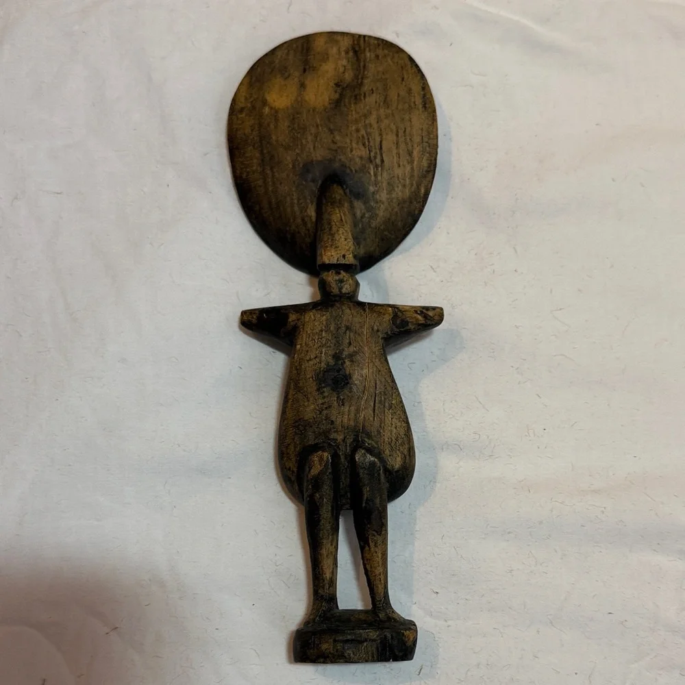 Rustic Brown Tribal wooden Art Sculpture from Ghana - Picture 3 of 8
